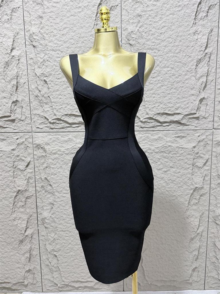 Chic Sleeveless Gold-Bandage Dress: Low-Cut, Hip-Wrapped Party Outfit