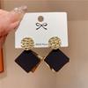 New Retro Gold Color Lattice Dangle Earrings Hollow Geometric Top Black Square Piece Pendants Women's Hanging Earrings brincos