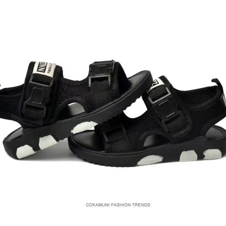 New Boys Sandals Summer Hollow-out Children's Beach Shoes Soft Bottom Non-Slip Children's Sandals
