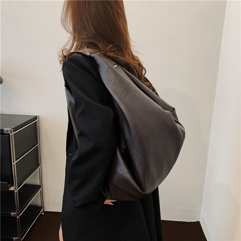 

Soft Leather Large Capacity Crescent Tote Crossbody Bag Women Travel Ins Style Trendy Hot Selling