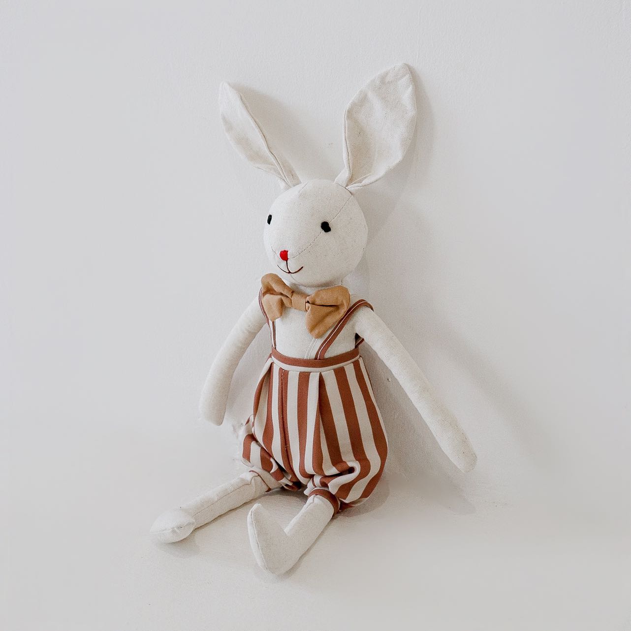 Poupée Lapin en Peluche Douce Taille S Jouet Lapin Pour Bébés et Enfants Accessoire de Photographie Cadeau de Fête et Décoration de Chambre