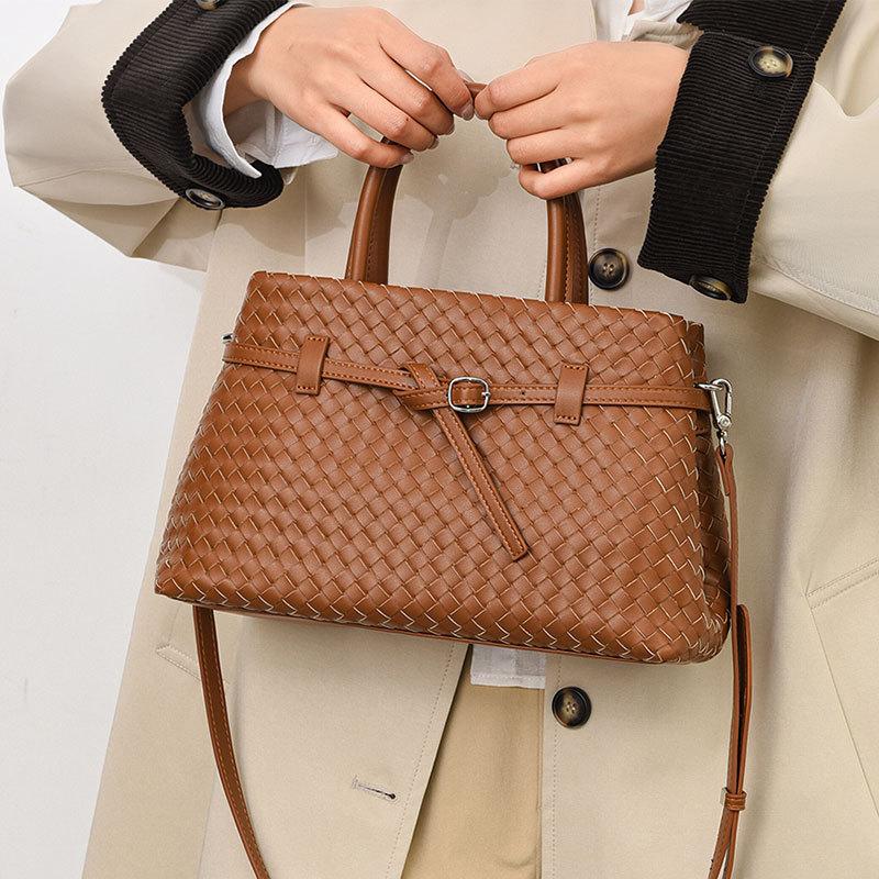 Single Shoulder Bag, Women's New Handmade Woven Bag, High-end Fashion Bag, Commuting Large Capacity Women's Handbag