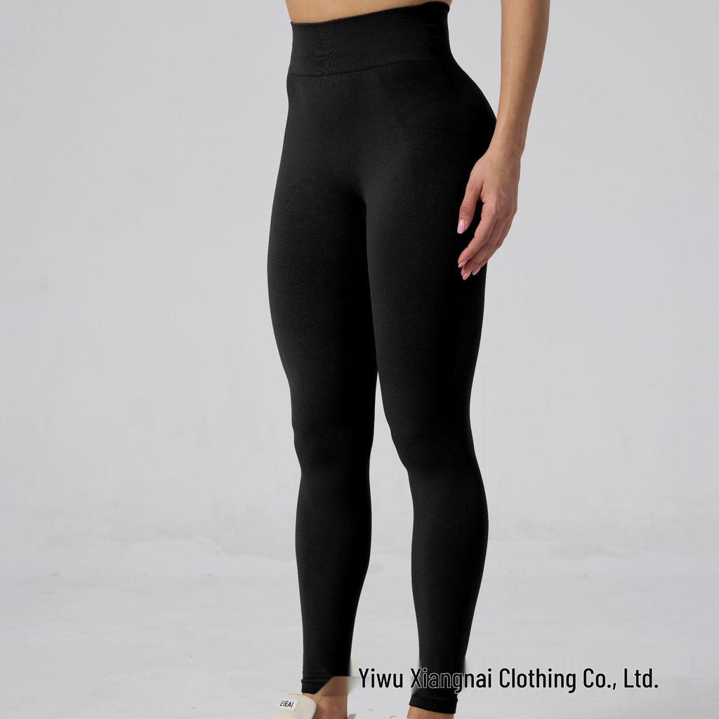 New Seamless Women's Yoga Set: Sports Bra, Fingerless Gloves, and Hip-Lifting Shorts for Fitness