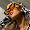 Lunettes de soleil carrées vintage pour femmes Rétro Grande monture Couleur bonbon transparente Lunettes de designer Lunettes de mode