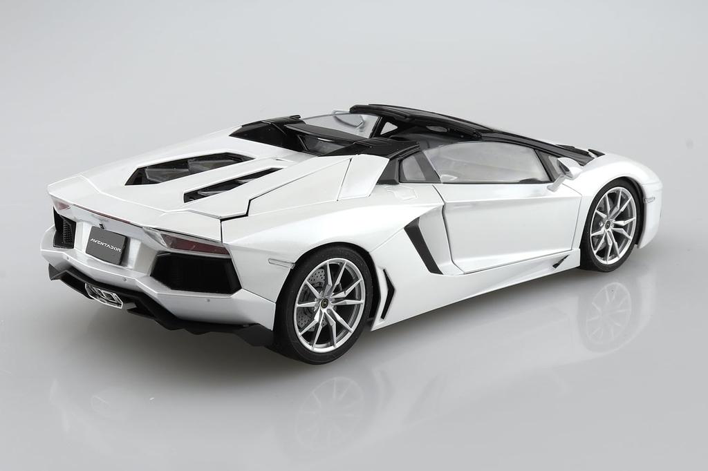 Aoshima Bunka Kyozai The Supercar Lamborghini Aventador Roadster Plastic Model (AOSHIMA) No.8 1/24 '12