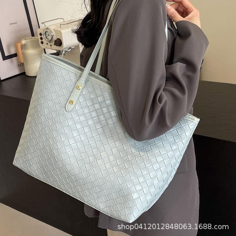 Niche design woven shoulder bag fashionable texture tote bag women's 2025 new large-capacity work commuter bag
