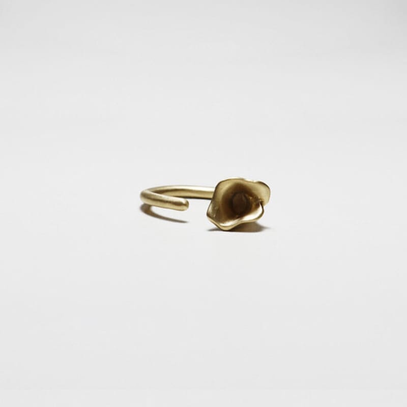 M.atur Ripple of Calla Ring 01