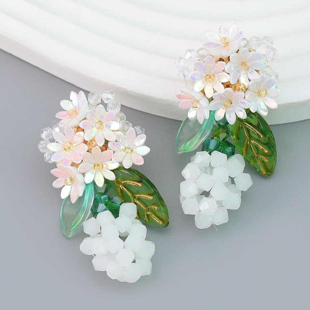 Floral Resin Earrings: Elegant Spring Design with Flowers and Leaves