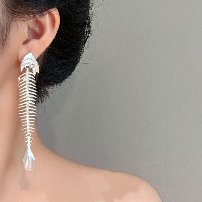 1Pair Fashion Pearl Dangle Earrings Luxury Exquisite Vintage Drop Earrings Exaggerated Creativity Unique Elegant Jewelry Gifts
