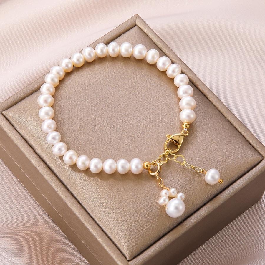 

Women s Retro Pearl Cat Paw Bracelet - Cute Fashion Design