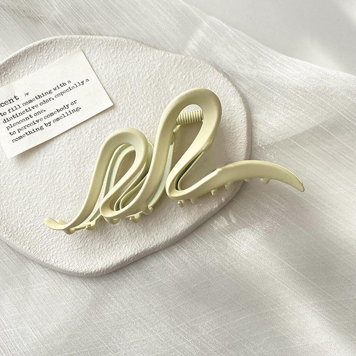 Solid Acrylic Wave Hair Claws for Women Simple Korean Fashion Hair Clip High Quality Daily Hair Accessories Girls Gift