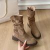 Scarpe Semplici - Stivali Vintage in Camoscio - Stivali con Tacco Chunky da Donna - Stivali con Tacco Medio
