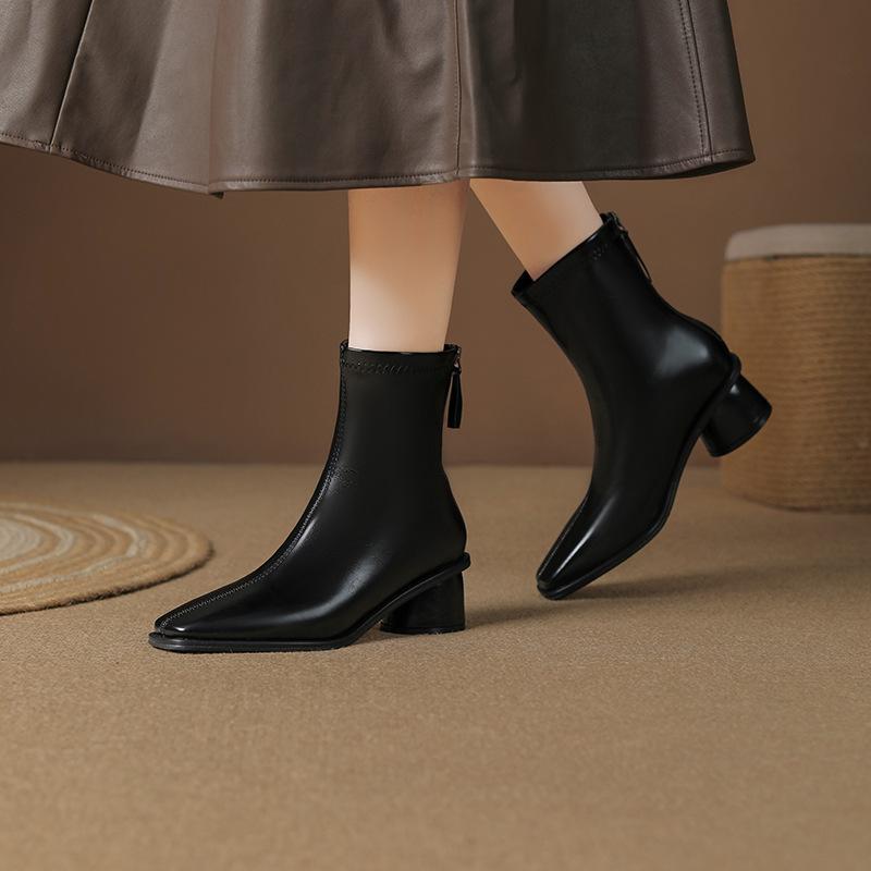 Fashion Square Head Short Boots Women's 2025 Autumn and Winter New Soft Sole Fashion Versatile Thick Heel Chelsea Thin Boots Women