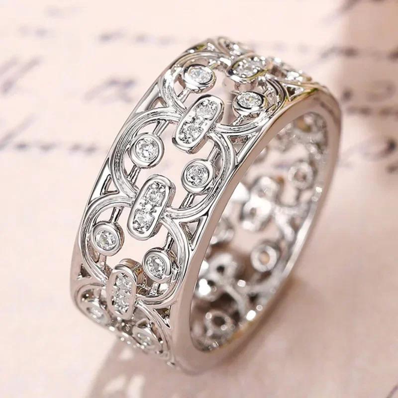 French Light Luxury Hollow Palace Rings for Women Small Fresh Flower Index Finger Ring Natural Snowflake High-grade Ring