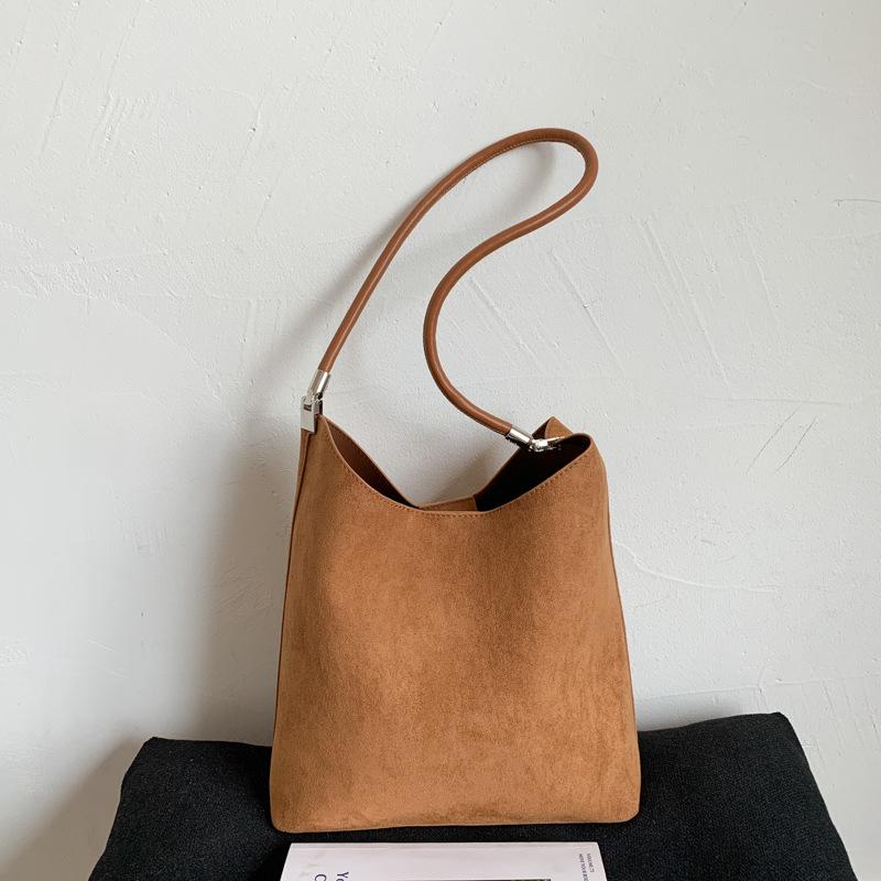 Autumn Retro High-end Underarm Bag, Bucket Bag, Large-capacity Single-shoulder Commuter Bag