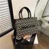 New street photography mix and match contrasting color tote bag portable shoulder messenger trendy women's bag