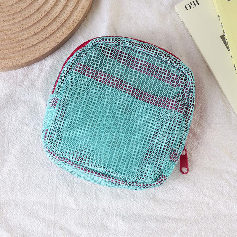 Дофаминовый тофу Мини-сетчатый дорожный мешочек: Портативный органайзер для кабелей, туалетных принадлежностей и косметики