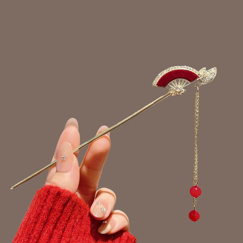 Elegant Red Rose Tassel Hairpin - U-shaped Hair Accessory for Women, Perfect for Updos and Traditional Attire.