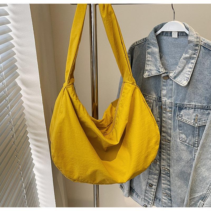Nylon cloth bag messenger bag new versatile dumpling bag simple versatile large capacity class shoulder bag
