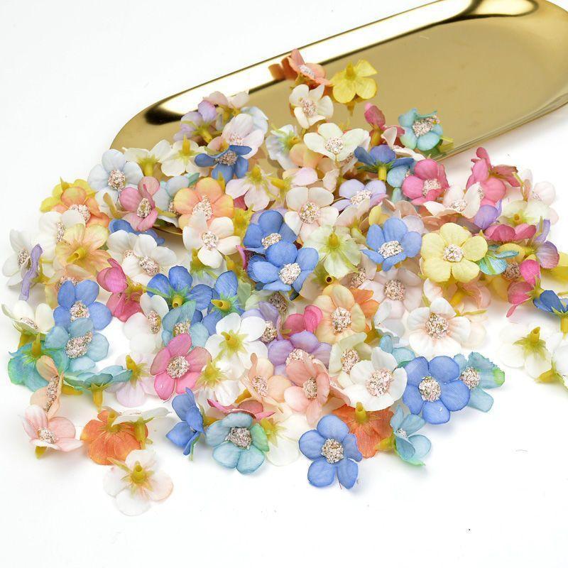 50 Stück Umweltfreundliche Künstliche Blumenköpfe Seiden-Fälschungsblumen für Hochzeitstorten-Topper Babyparty-Dekoration