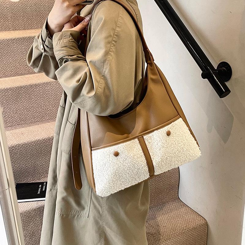 

Женская сумка-тоут 2025 новая трендовая высококлассная сумка для通勤, сумка под мышкой, женская сумка через плечо большой вместимости, большая сумка-мессенджер хаки