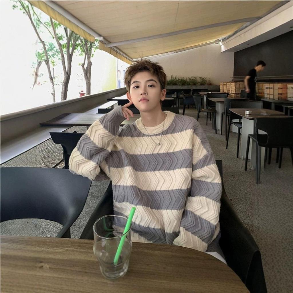 Hong Kong Style Men's Winter Loose Knit Sweater - Trendy Round Neck, Korean Version, Relaxed Couple Design