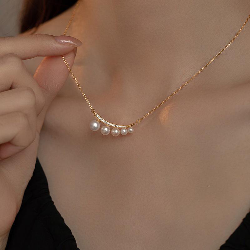 S925 Sterling Silver 18K Pearl Crescent Clavicle Necklace for Women - Light Luxury French Retro Platinum (45 cm)