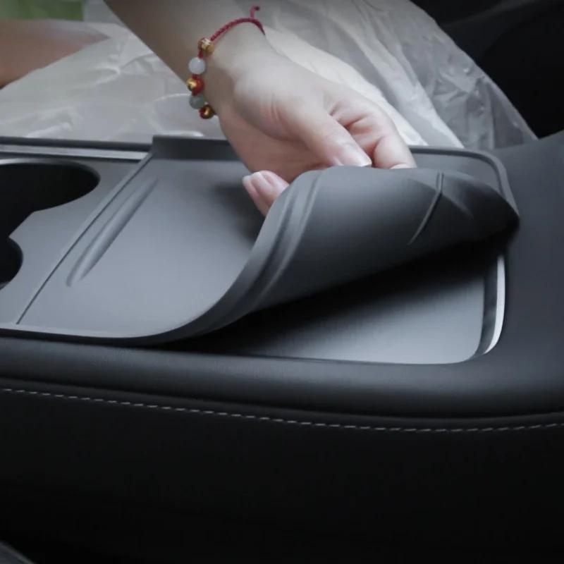 Silikonowa podkładka do konsoli środkowej dla Tesla Model 3 Model Y Antypoślizgowa Folia ochronna typu push-pull na konsolę środkową Akcesoria do wnętrza