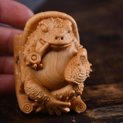 Natural Cypress Golden Toad Wealth Attracting Figurine Solid Wood Carving Home Room Office Car Decoration Christmas Gift