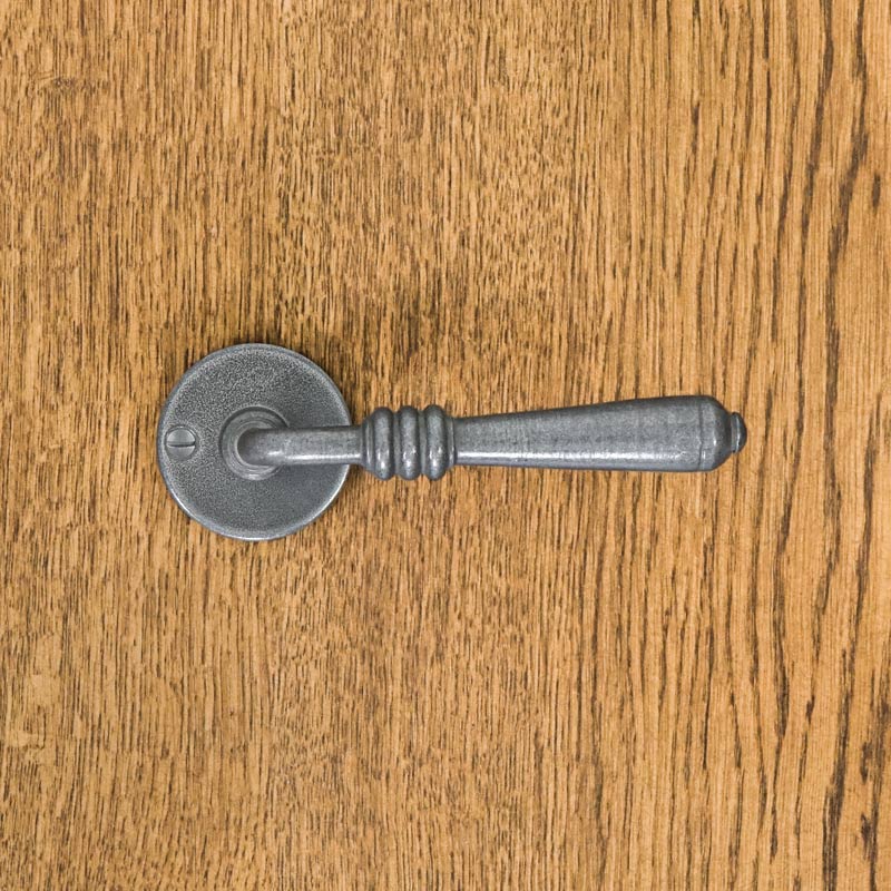 DEVON handle with STEEL rosette
