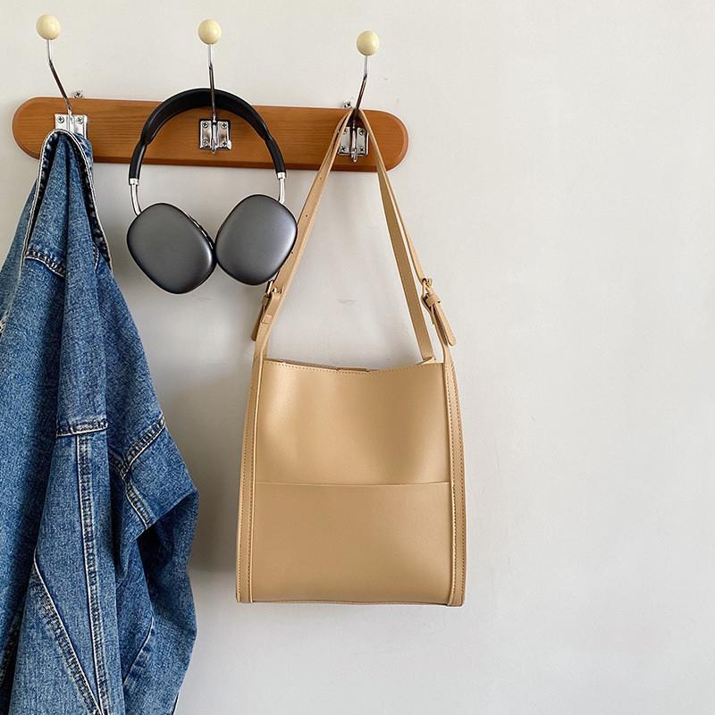 Stylish Retro Large Capacity Tote Bag For Women Perfect For Spring Summer 2024