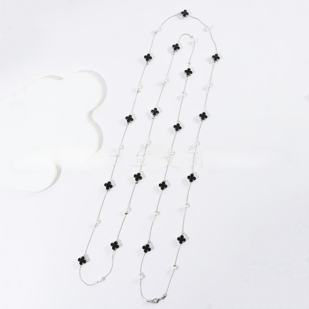 Seventeen Flowers Four-leaf Clover Oil Drop Four-leaf Clover 170cm Long Female Sweater Chain Fall and Winter New Necklace