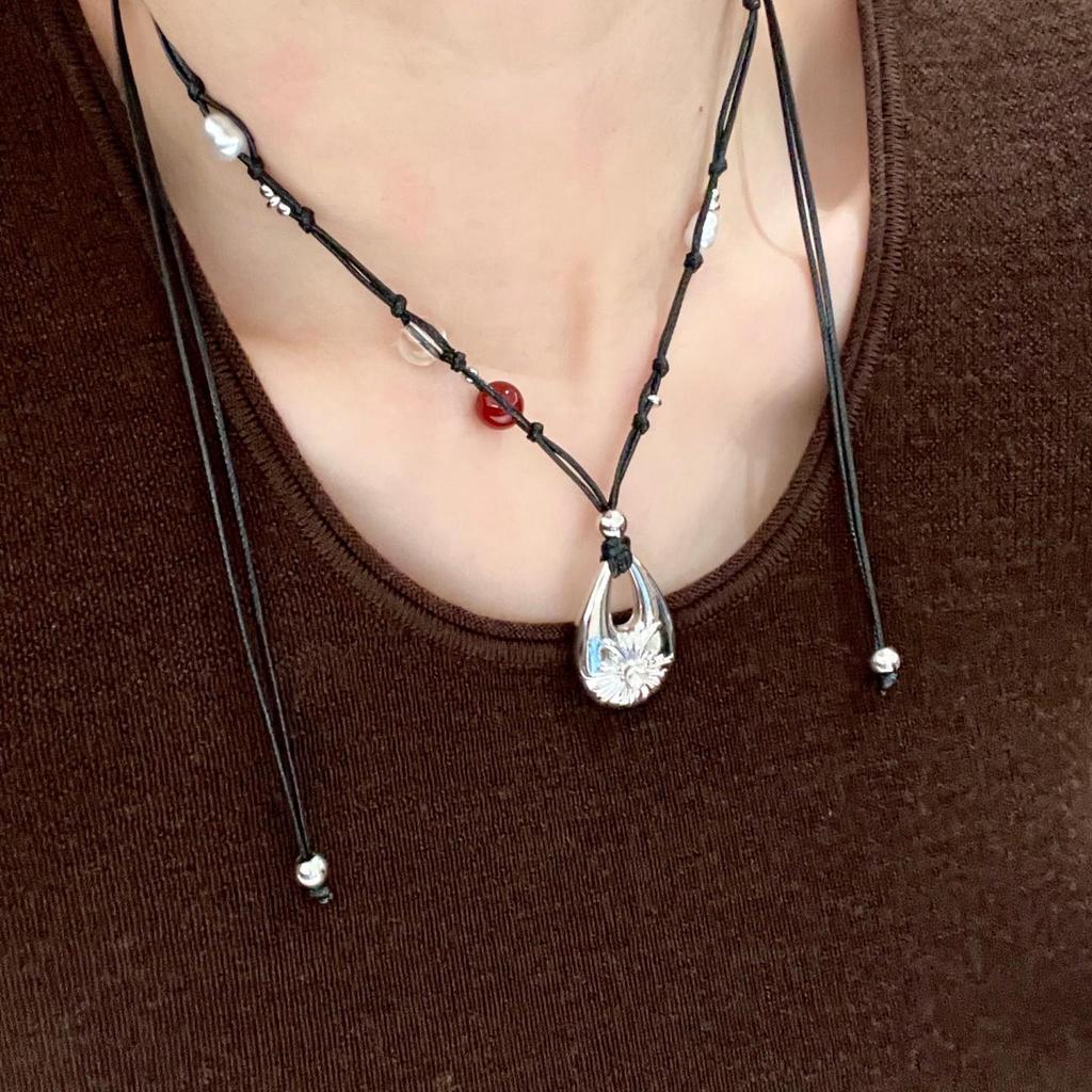 Collana Pendente Goccia d'Acqua Etnica in Metallo Fatto a Mano con Lunga Catena Intrecciata