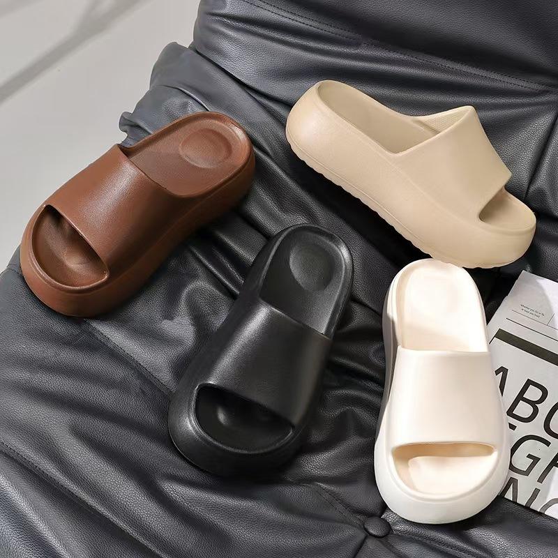 

Slippers women s summer outer wear ultra-light EVA thick bottom non-slip casual solid color one word women s cool slippers beach 35-36 білий