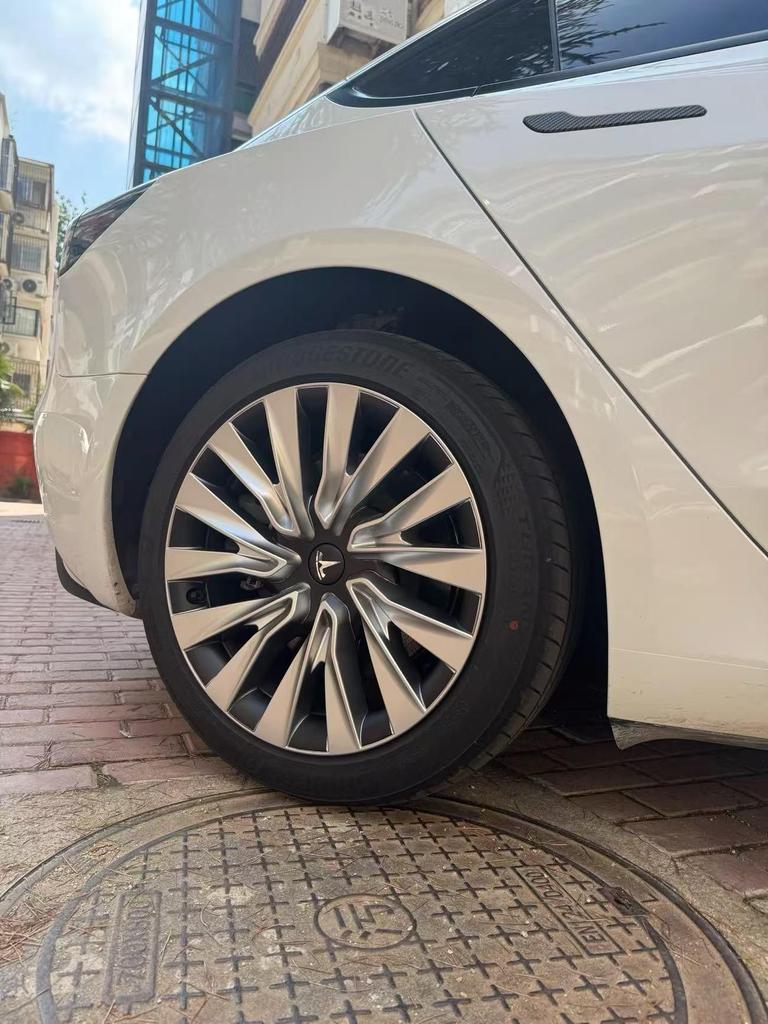 Scratch-Resistant 18" Wheel Hub Cover for 2024-2025 Model 3 Facelift