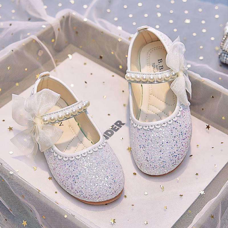 

Блестящие кожаные туфли для девочек с жемчужным бантом, мягкая подошва, стиль принцессы, для возраста 3-12 лет, новая коллекция весна/осень 2025 29