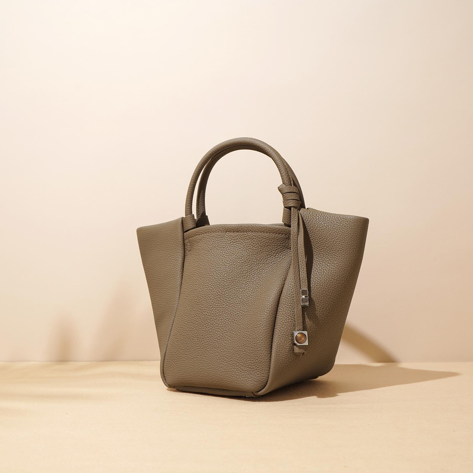 

New Cowhide Simple High-end Leather Shoulder Armpit Bag Handbag
