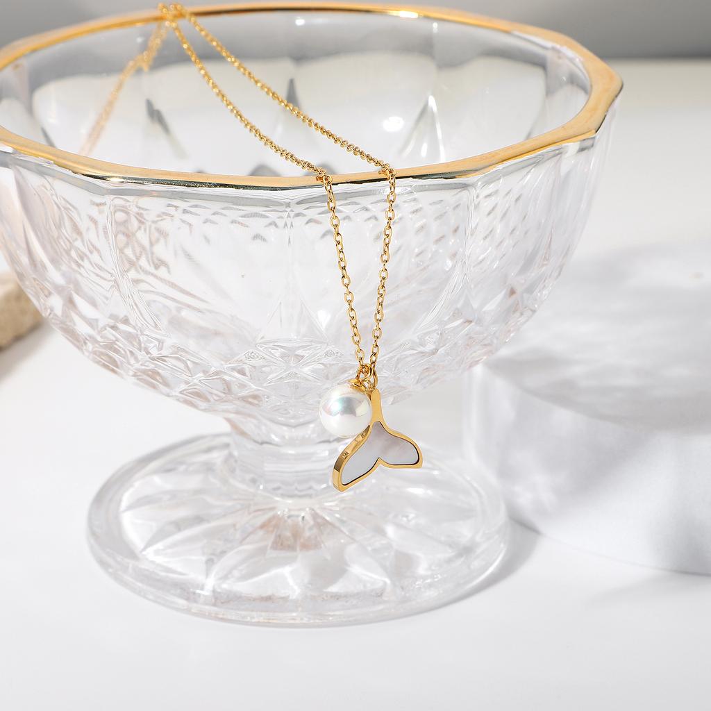 Fashion White Shell Pearl Pendant Necklace 18K Gold Plated Women's Jewelry Waterproof Hypoallergenic