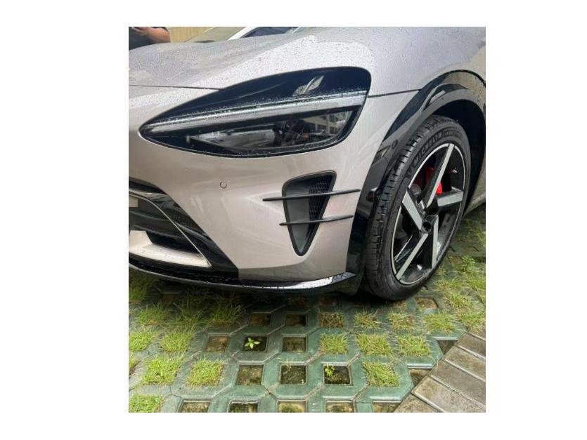 Xiaomi YU7 Rear Spoiler Trim: Carbon Fiber Lip Protection & Enhancement