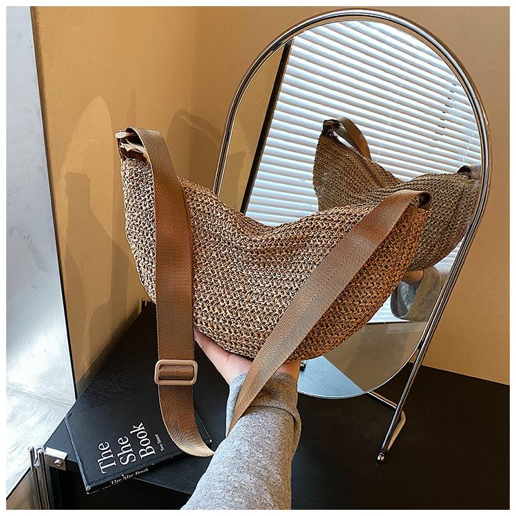 

Woven messenger bag one shoulder underarm dumpling bag 2025 new simple and fashionable straw beach bag messenger bag
