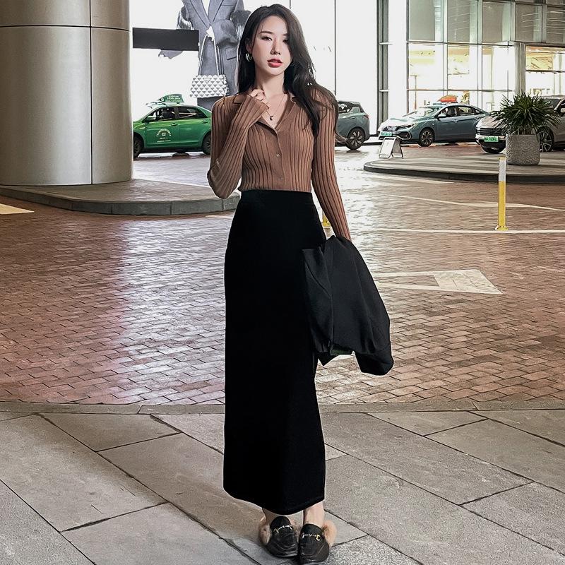 Golden Velvet Women's Mid-Length High-Waisted Slimming Pencil Skirt (Spring/Autumn 2026).