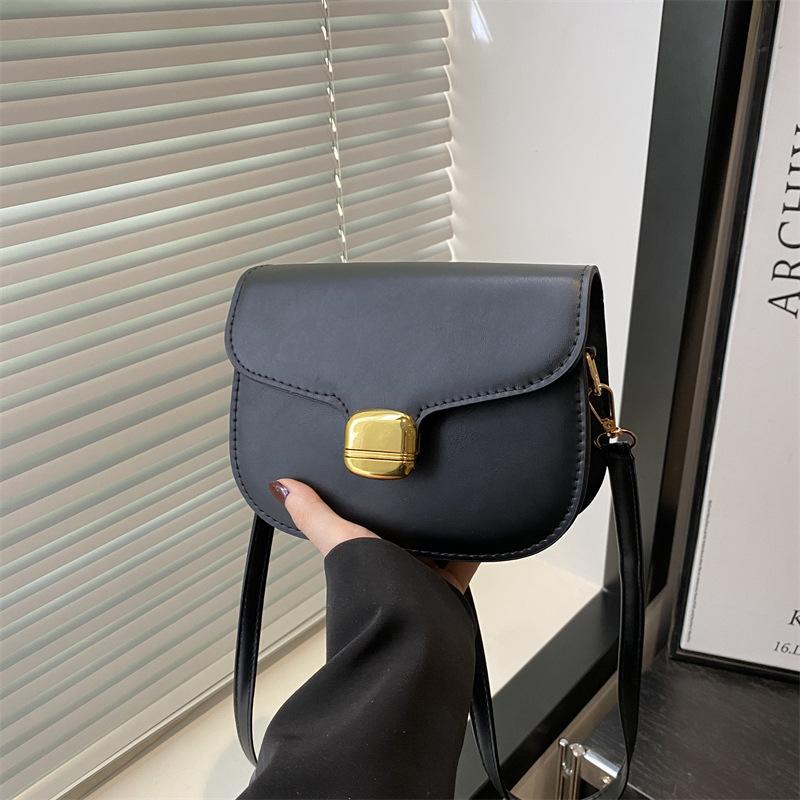 Spring and Summer New Versatile Solid Color Simple High-end Texture Temperament Shoulder Messenger Bag Saddle Bag Women's Bag