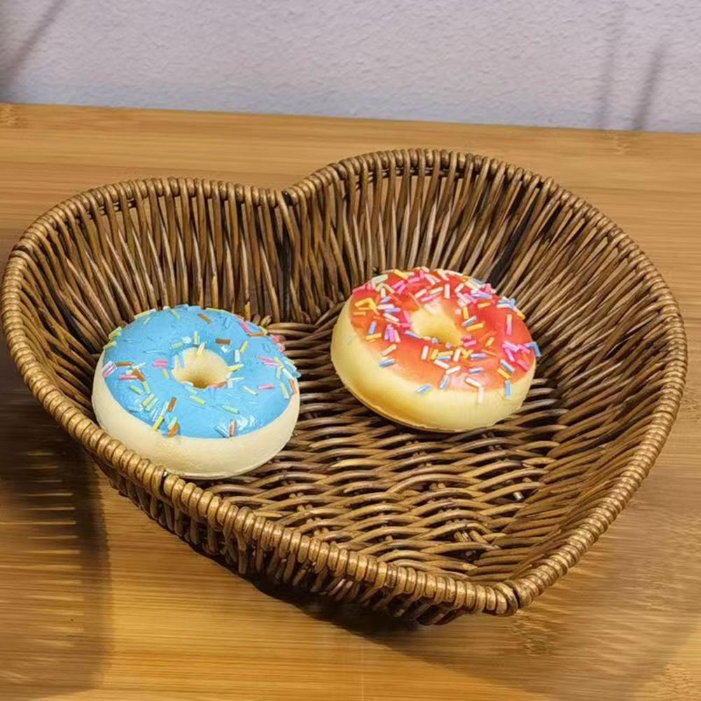 Heart-Shaped Woven Storage Basket Multi-Uses Simulation Rattan Desktop Baskets For Bread Fruit Restaurant Serving Display Basket