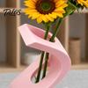 Small Table Sculpture 3D Printed Curved Flower Arrangement Stand, Minimalist Holder Ornament, Detailed Craft Statue Creative Artistic Decoration