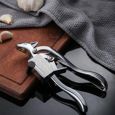 Squirrel Garlic Press Hand Pull Garlic Masher Alloy Garlic Clip Push-pull Cleaning Function Manual Garlic Masher