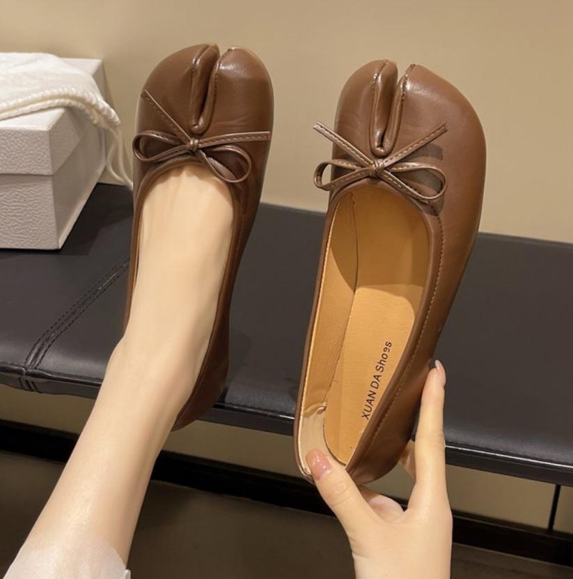 Fashion 2025 Japanese Style Tabi Ninja Shoes Women Retro Suede Flats Split Hoof Toe Boat Shoes Femme Mary Jeans Mocasines Ballerina Shoe