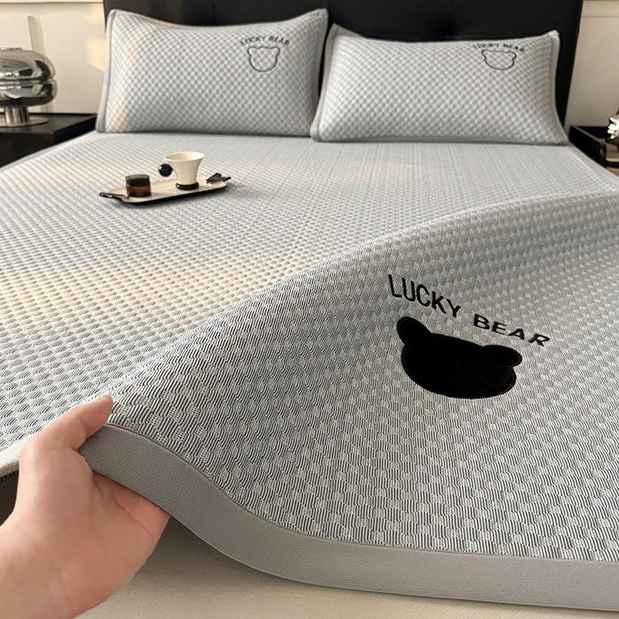 Cooling Mattress Summer Ice Silk Air-Conditioned Soft Mat Washable Foldable Embroidered Single Bed Mattress For Ultimate Comfort