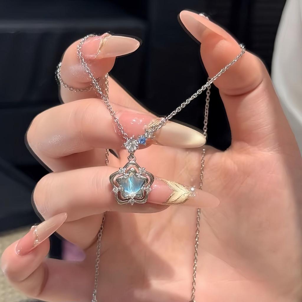 Heart of the Ocean Necklace Women's Light Luxury Niche Design Sense Clavicle Chain High Temperament Pendant for Girlfriends and Friends