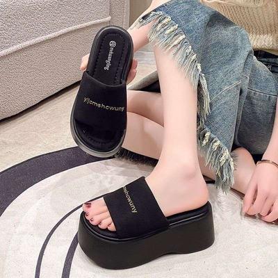 Foreign Style Thick-soled Short Man Height-increasing One-word Slippers Women's Summer Out 2025 New Fashionable Retro Open-toed Cool Slippers