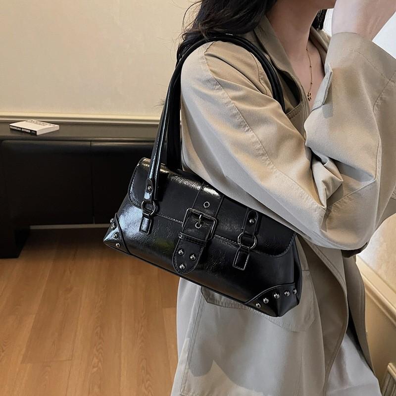 

Pu Leather City Crossbody Bag With Studded Details For Daily Use And Fashion Accessory чёрный